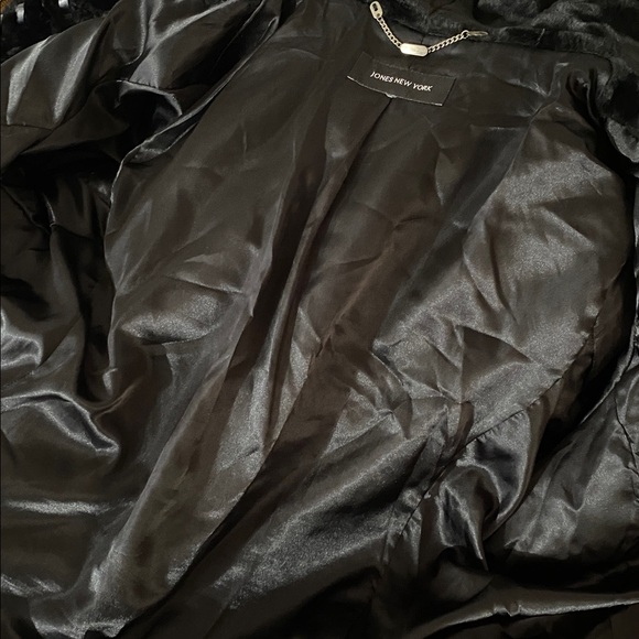 Oversized black faux fur jacket with hood - Picture 8 of 9